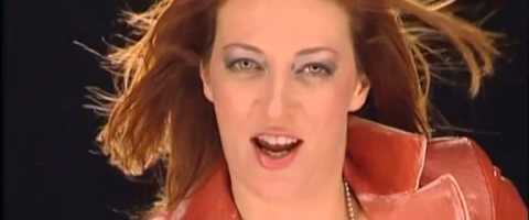 Laura-Stoica-Mereu-ma-ridic